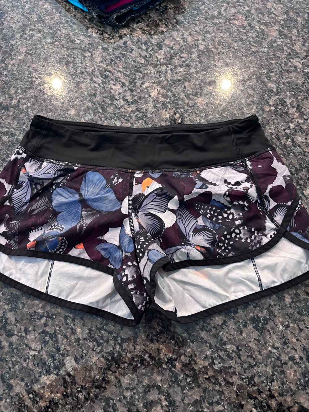 lululemon athletica Women's Floral Butterfly Print speed Shorts - Black and Blue